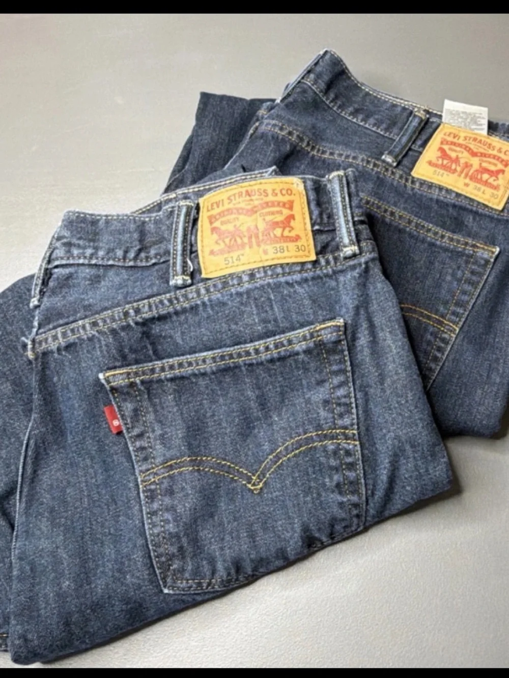 Levi's Men's 514. Dark Wash Denim Jeans Straight Fit. Size: 38x30. Bundle of 2